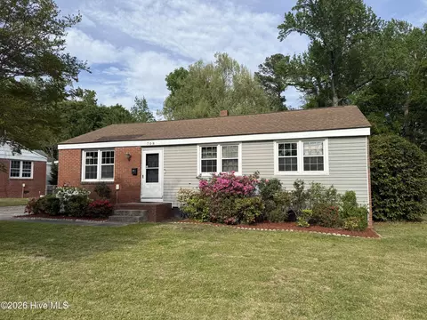 708 Barn St, Jacksonville, NC 28540