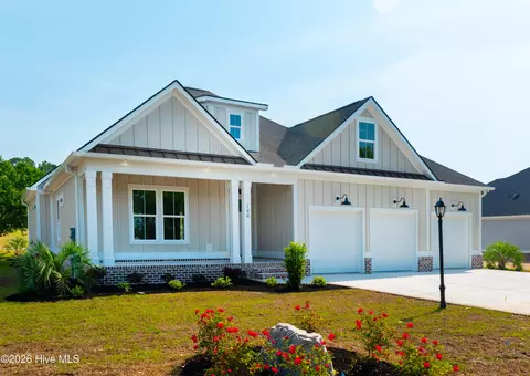 144 S Middleton Dr NW, Calabash, NC 28467