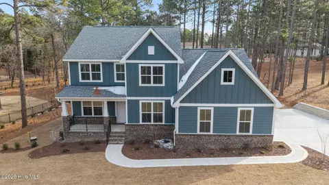 112 Callis Cir, West End, NC 27376