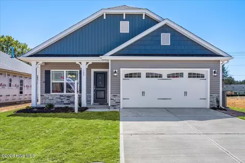809 Hidden Bridge Dr, Jacksonville, NC 28546