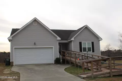 212 Sunridge Ln, Pikeville, NC 27863
