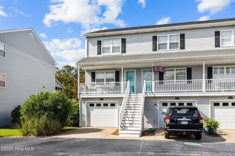 2225 Lennoxville Rd, Beaufort, NC 28516