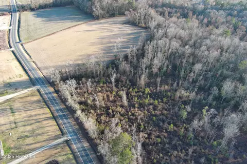 2 Great Swamp Rd, Ernul, NC 28527