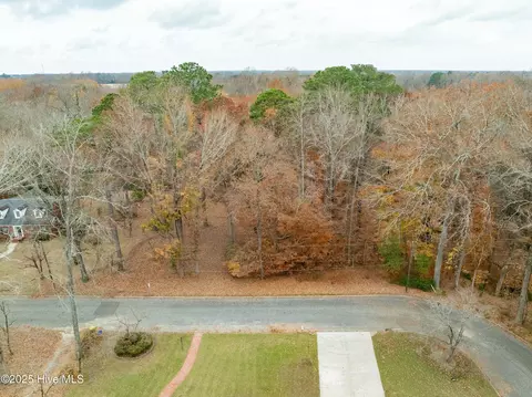203 W Woodlawn Dr, Williamston, NC 27892