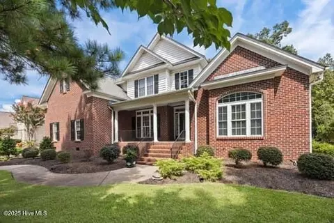 809 Chesapeake Pl, Greenville, NC 27858