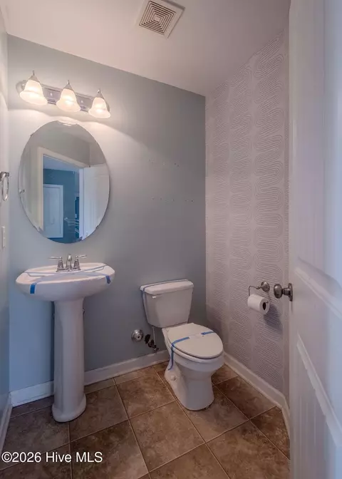 Bath - 102 Bunchberry Ct, Hampstead, NC 28443 photo 1 of 4