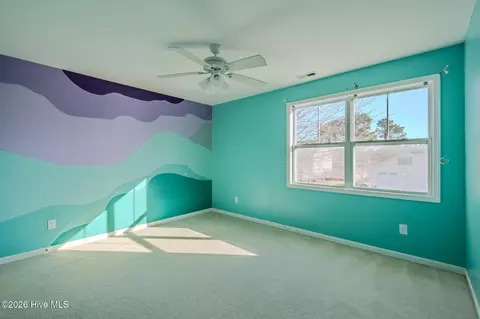 Bedroom - 102 Bunchberry Ct, Hampstead, NC 28443 photo 5 of 8