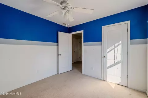 Bedroom - 102 Bunchberry Ct, Hampstead, NC 28443 photo 4 of 8