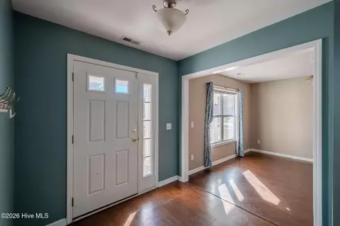 Entry Way - 102 Bunchberry Ct, Hampstead, NC 28443 photo 1 of 1