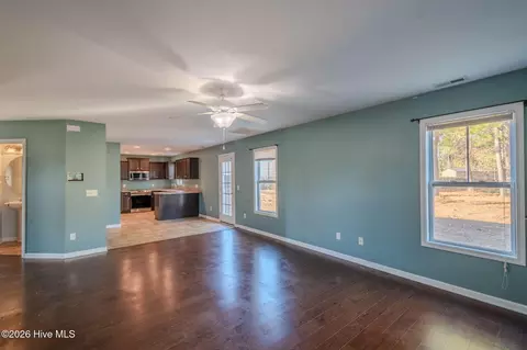 Living - 102 Bunchberry Ct, Hampstead, NC 28443 photo 3 of 3