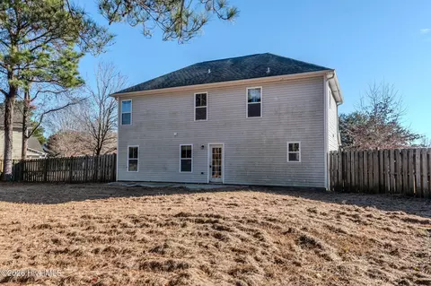 Exterior - 102 Bunchberry Ct, Hampstead, NC 28443 photo 5 of 5