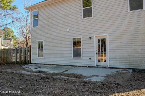 Exterior - 102 Bunchberry Ct, Hampstead, NC 28443 photo 4 of 5