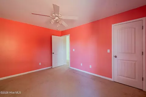 Bedroom - 102 Bunchberry Ct, Hampstead, NC 28443 photo 8 of 8