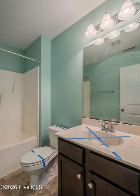 Bath - 102 Bunchberry Ct, Hampstead, NC 28443 photo 4 of 4
