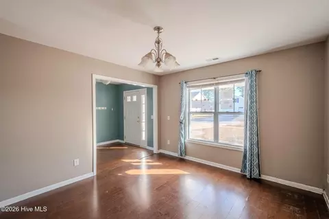 Living - 102 Bunchberry Ct, Hampstead, NC 28443 photo 1 of 3