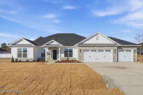 103 Manchester Ct, La Grange, NC 28551