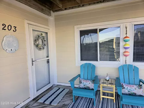 650 Salter Path Rd #203, Pine Knoll Shores, NC 28512