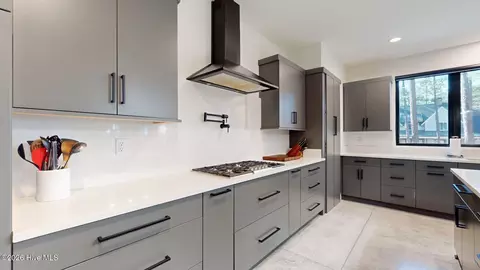 Kitchen - 4 Woodward Pl, Pinehurst, NC 28374 photo 10 of 13
