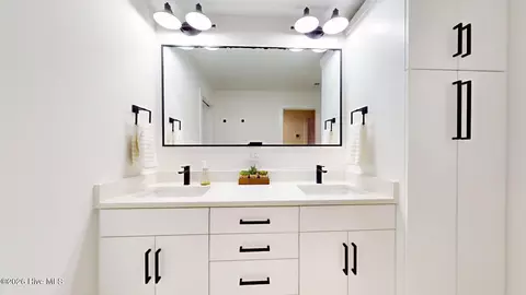 Bath - 4 Woodward Pl, Pinehurst, NC 28374 photo 10 of 13