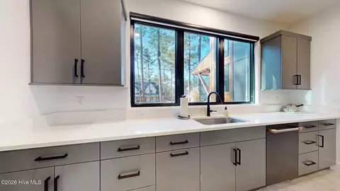 Kitchen - 4 Woodward Pl, Pinehurst, NC 28374 photo 5 of 13