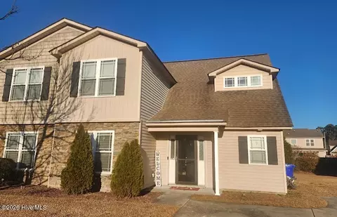 2204 Sweet Bay Dr #B, Greenville, NC 27834