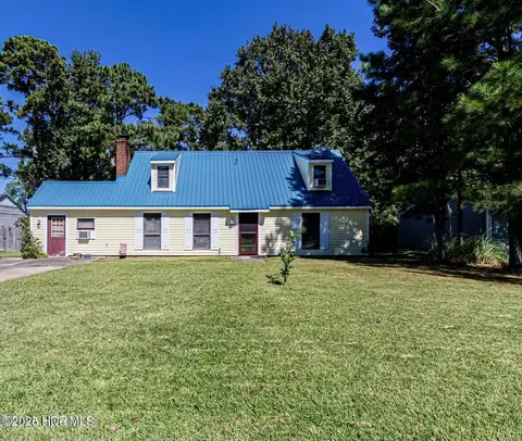 105 Woodside Ct, Jacksonville, NC 28546