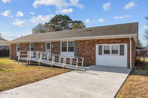 3992 Sunny Lane Dr, Ayden, NC 28513