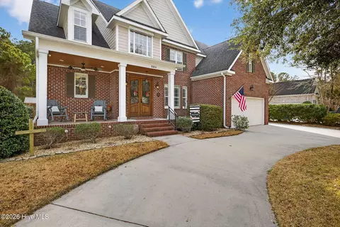 201 King Arthur Dr, Wilmington, NC 28403