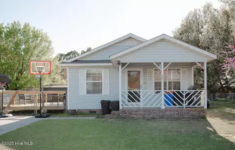 209 Crestmont Dr, Rockingham, NC 28379