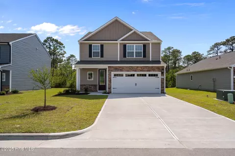 28 S Umbrella Palm Dr, Hampstead, NC 28443