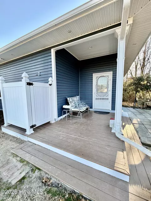 Exterior - 237 Snug Harbor Ln, Bath, NC 27808 photo 2 of 5