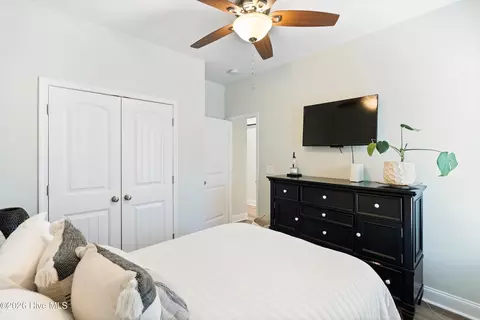 Bedroom - 1091 Dan Owen Dr, Hampstead, NC 28443 photo 4 of 6