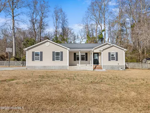 106 Stoney Creek Dr, Jacksonville, NC 28540