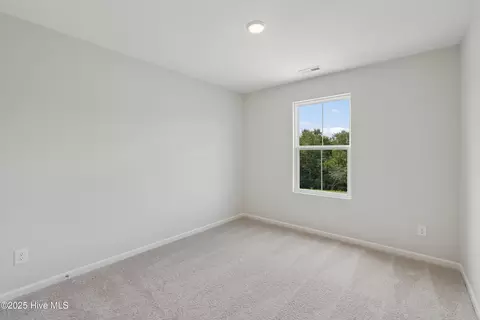 Bedroom - 17 E Farley Dr #70, Hampstead, NC 28443 photo 4 of 8