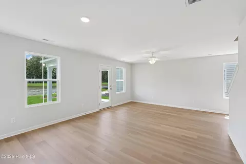 Living - 17 E Farley Dr #70, Hampstead, NC 28443 photo 1 of 2