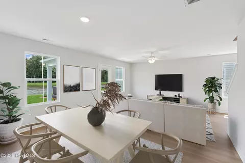 Dining - 17 E Farley Dr #70, Hampstead, NC 28443 photo 1 of 1