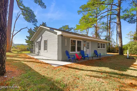 124 Leffers Ln, Beaufort, NC 28516