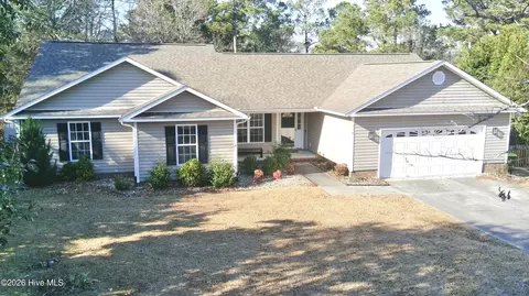 117 Halls Creek Dr, Swansboro, NC 28584