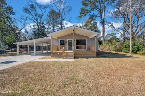 103 N Thompson St, Whiteville, NC 28472