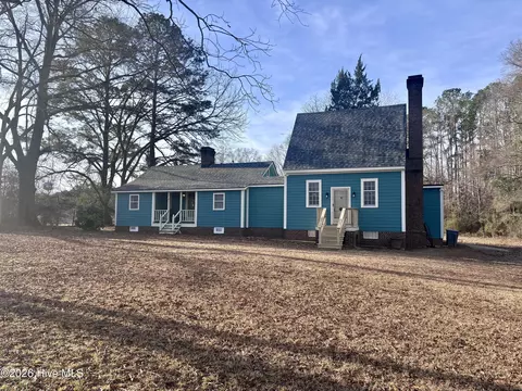 208 N Sycamore St, Woodland, NC 27897