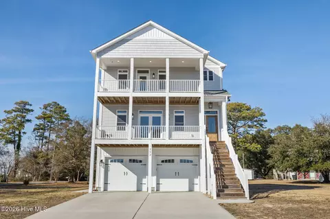 152 Pelican Dr, Newport, NC 28570
