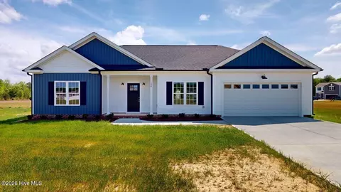 104 Miles Dr, Pikeville, NC 27863