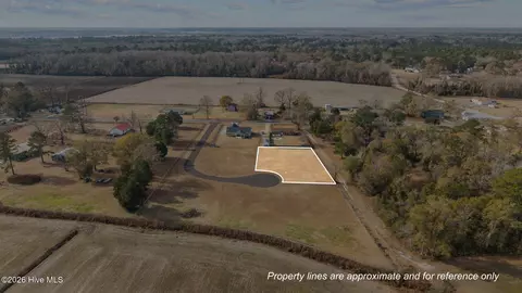 103 Farmview Dr, New Bern, NC 28560
