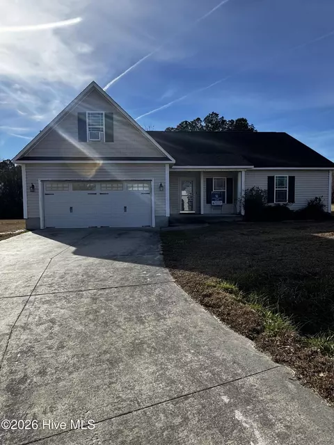 316 Starky Dr, Richlands, NC 28574