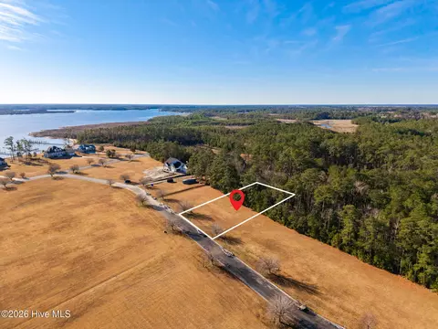 107 Bare Foot Ct, Havelock, NC 28532