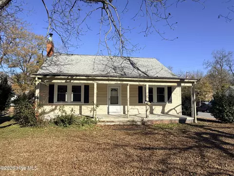 104 Davis St, Greenville, NC 27834