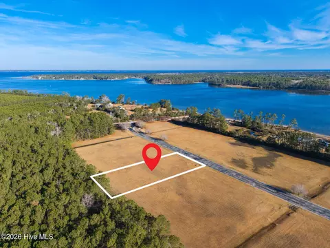 106 Waterway Dr, Havelock, NC 28532