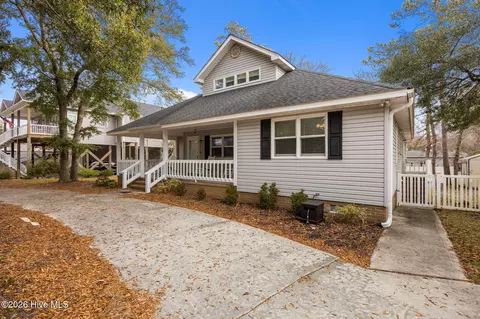 312 NE 54th St, Oak Island, NC 28465