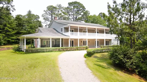 215 Inverrary Rd, Pinehurst, NC 28374