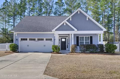 606 Jasmine Way, Burgaw, NC 28425
